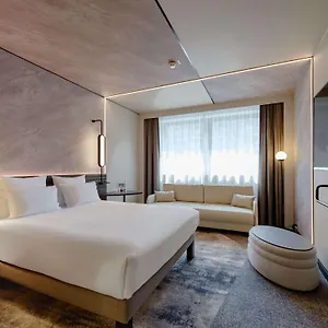 Novotel Muenchen Airport - Newly Renovated Отель